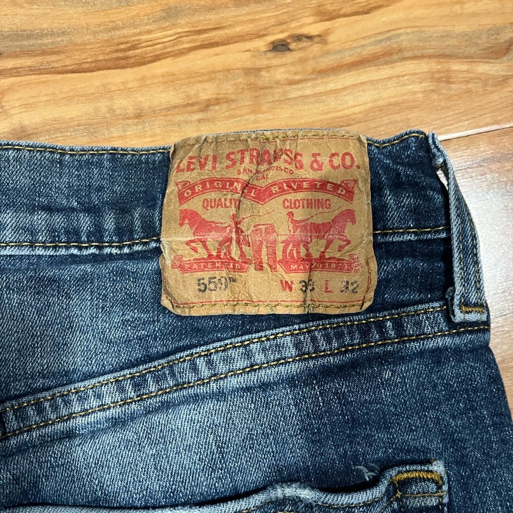 Levi's Dark 559 Blue Straight Jeans Size 33x32